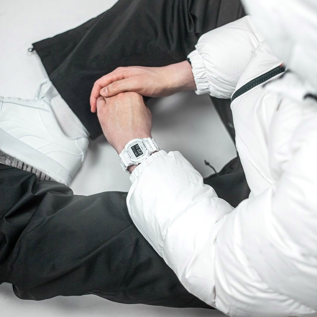 CASIO    G-SHOCK DW-5600GC-7 - фото 4