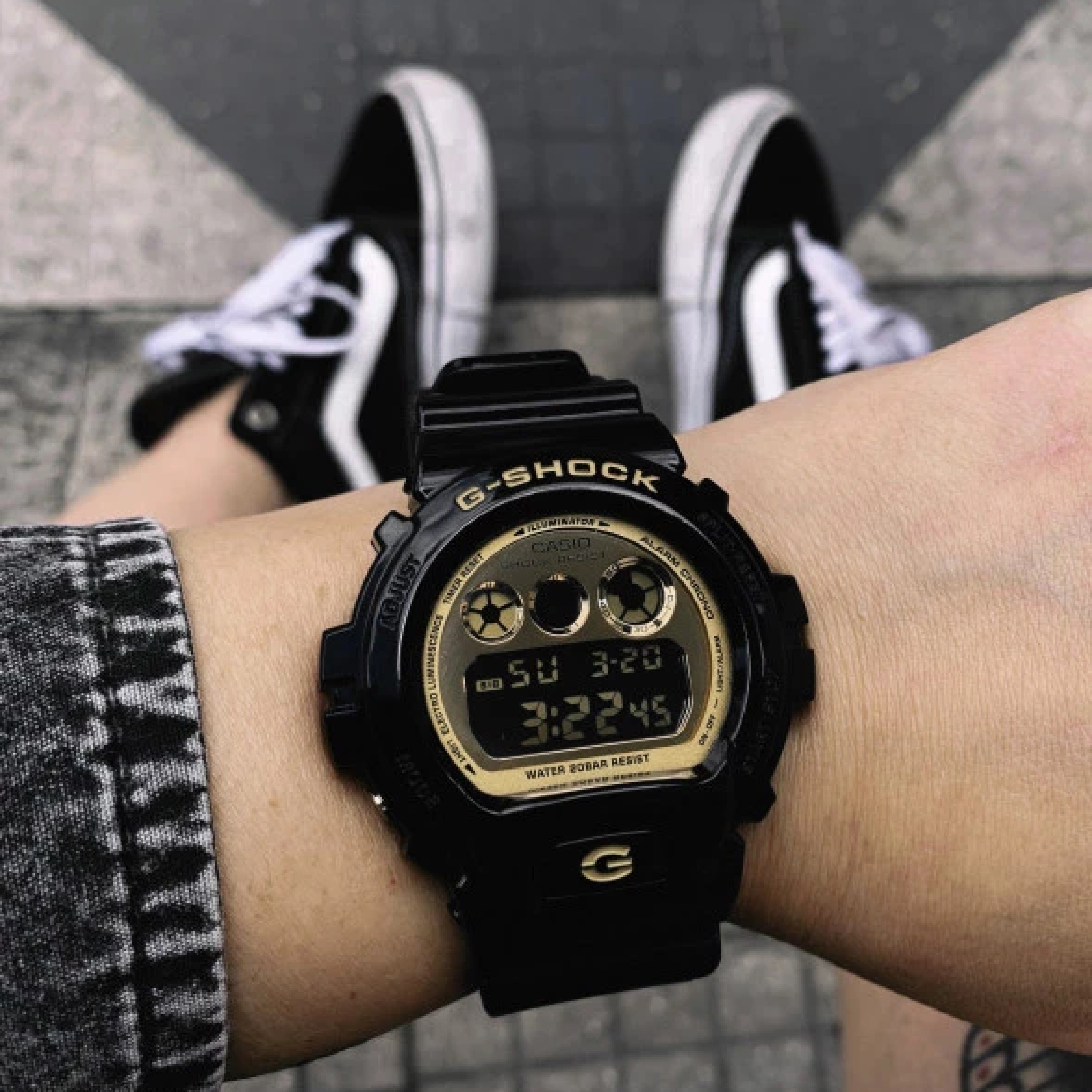 CASIO    G-SHOCK DW-6900CB-1 - фото 3