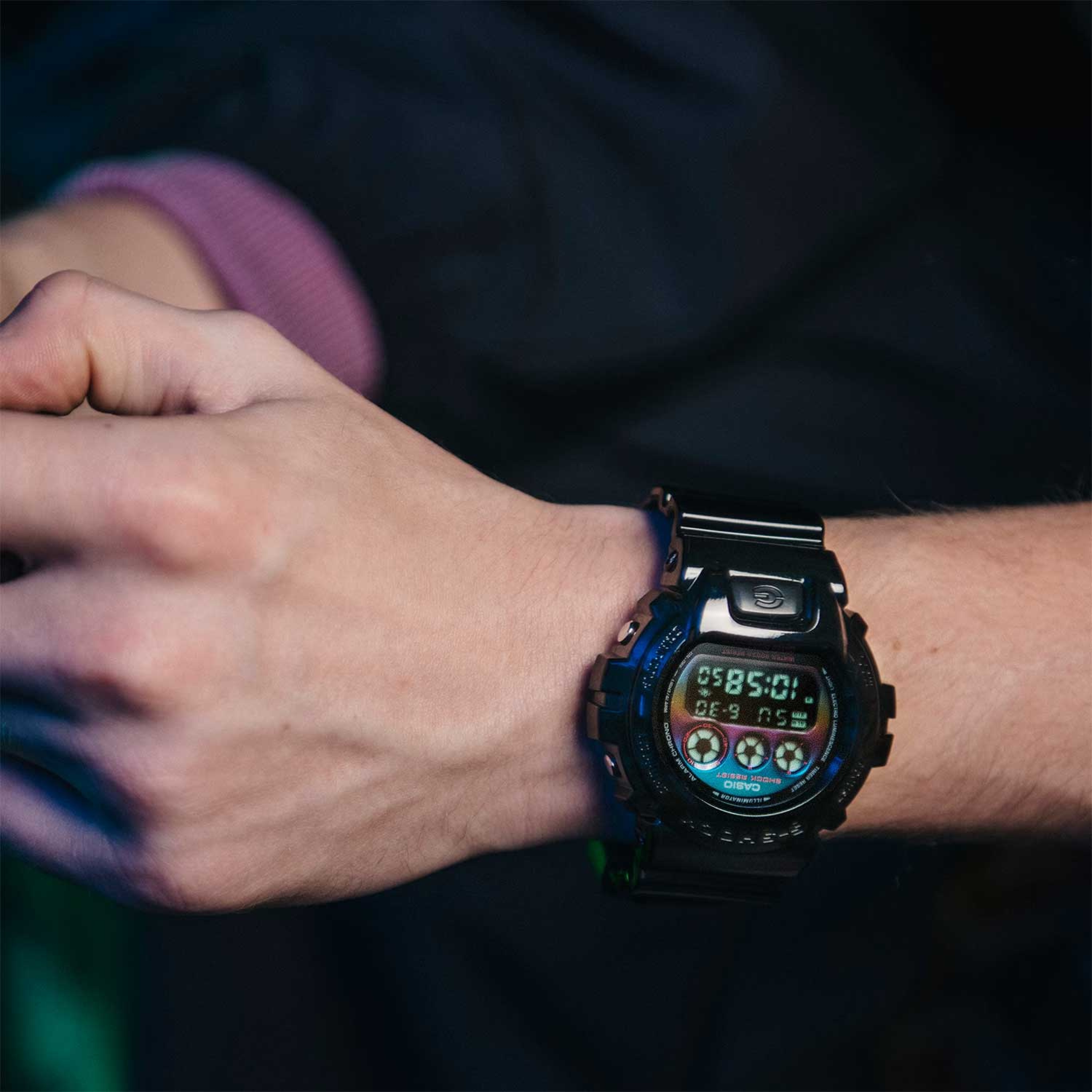 CASIO    G-SHOCK DW-6900RGB-1 - фото 4