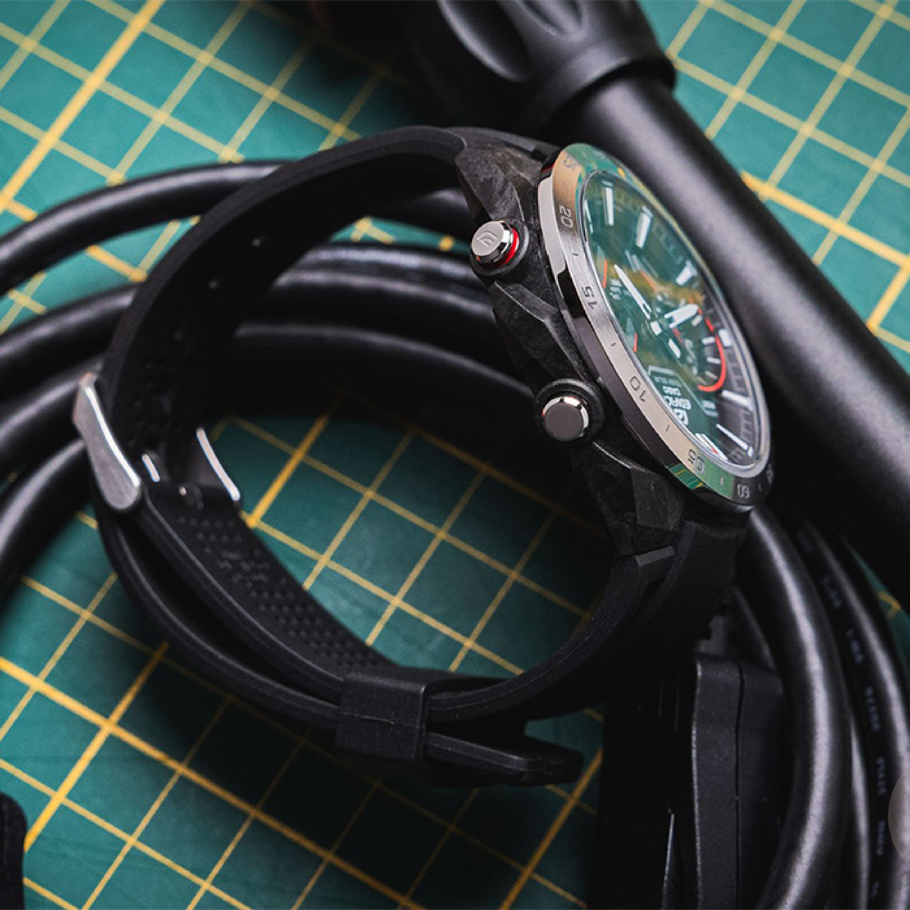 CASIO    EDIFICE ECB-2200P-1A - фото 2