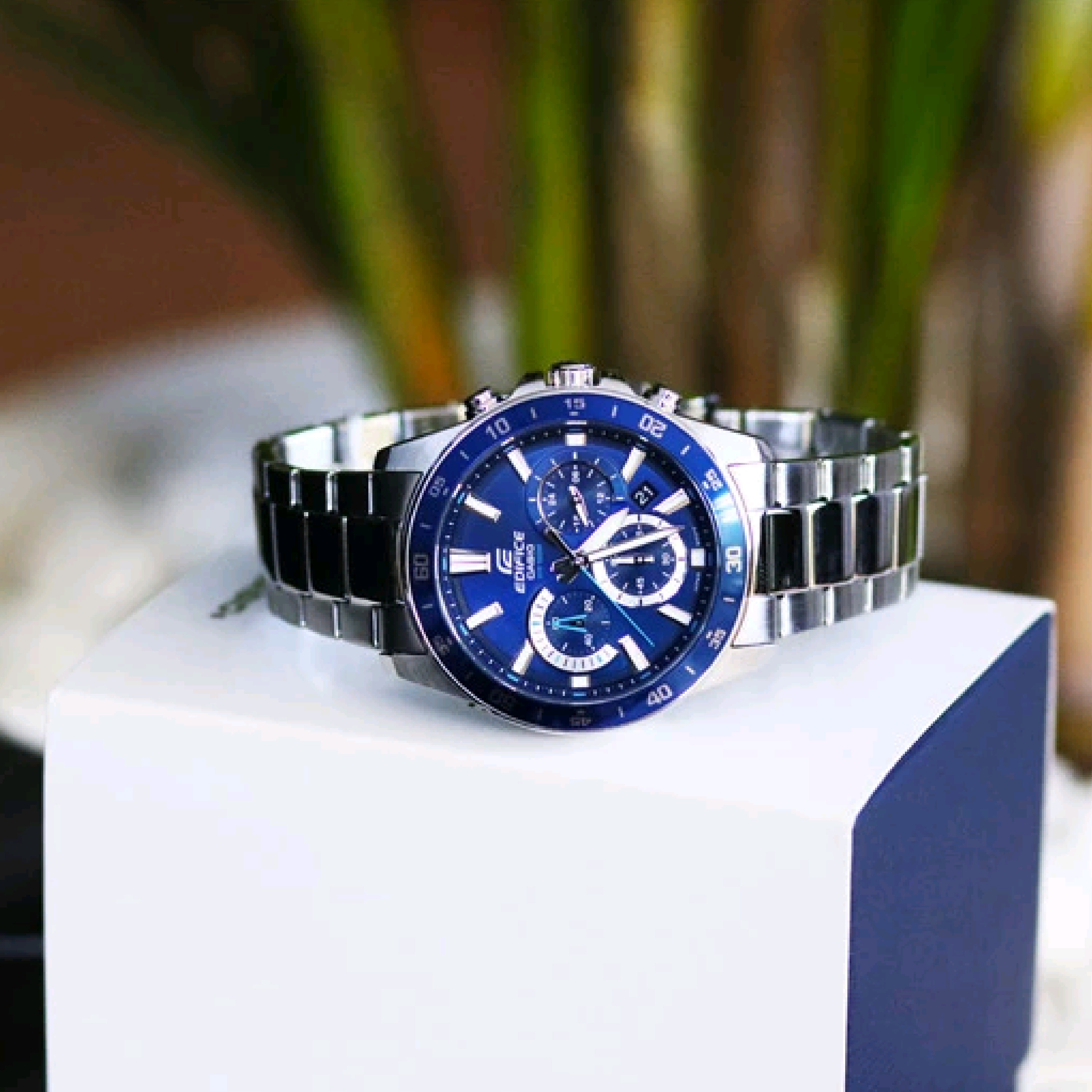 CASIO    EDIFICE EFV-570D-2A - фото 2