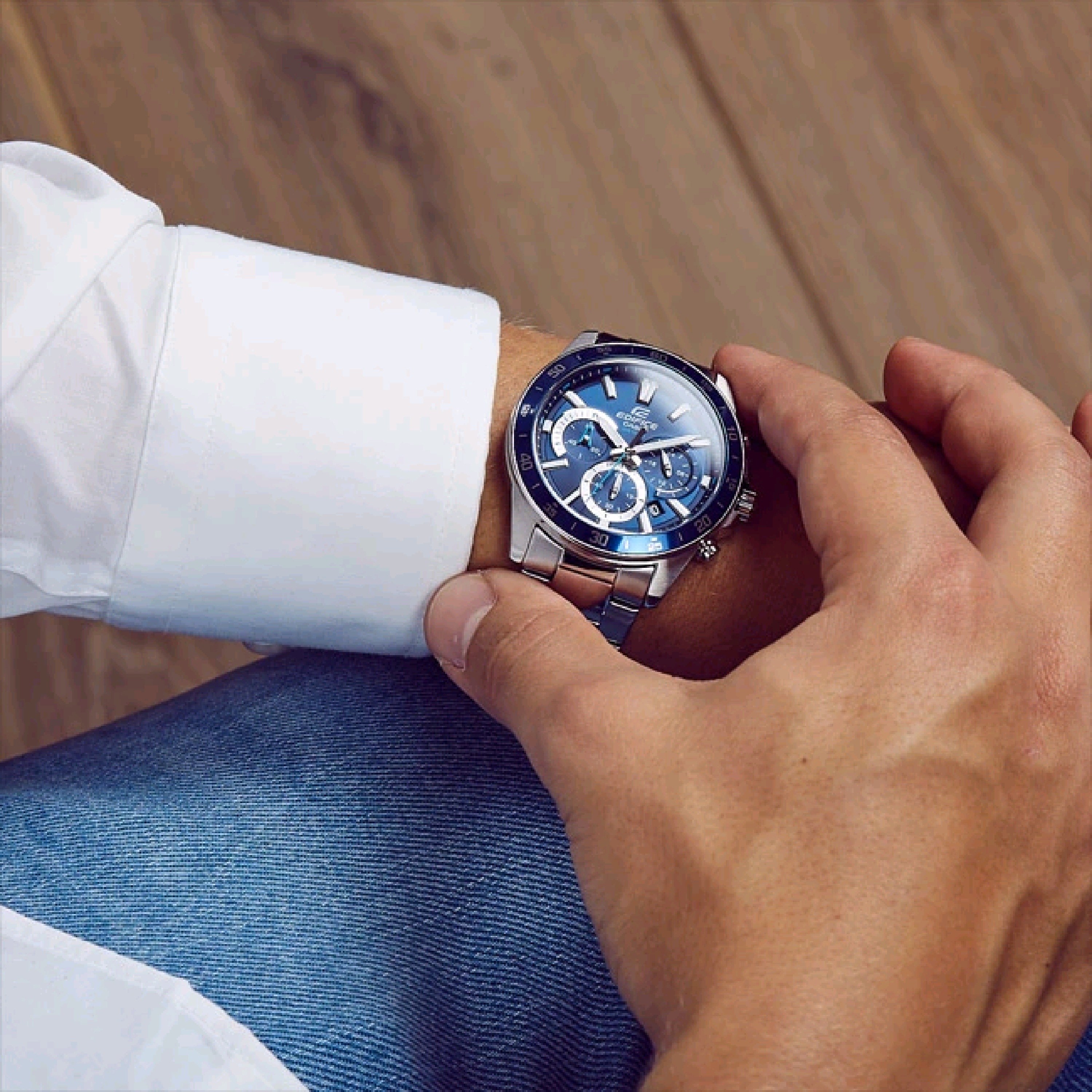 CASIO    EDIFICE EFV-570D-2A - фото 3