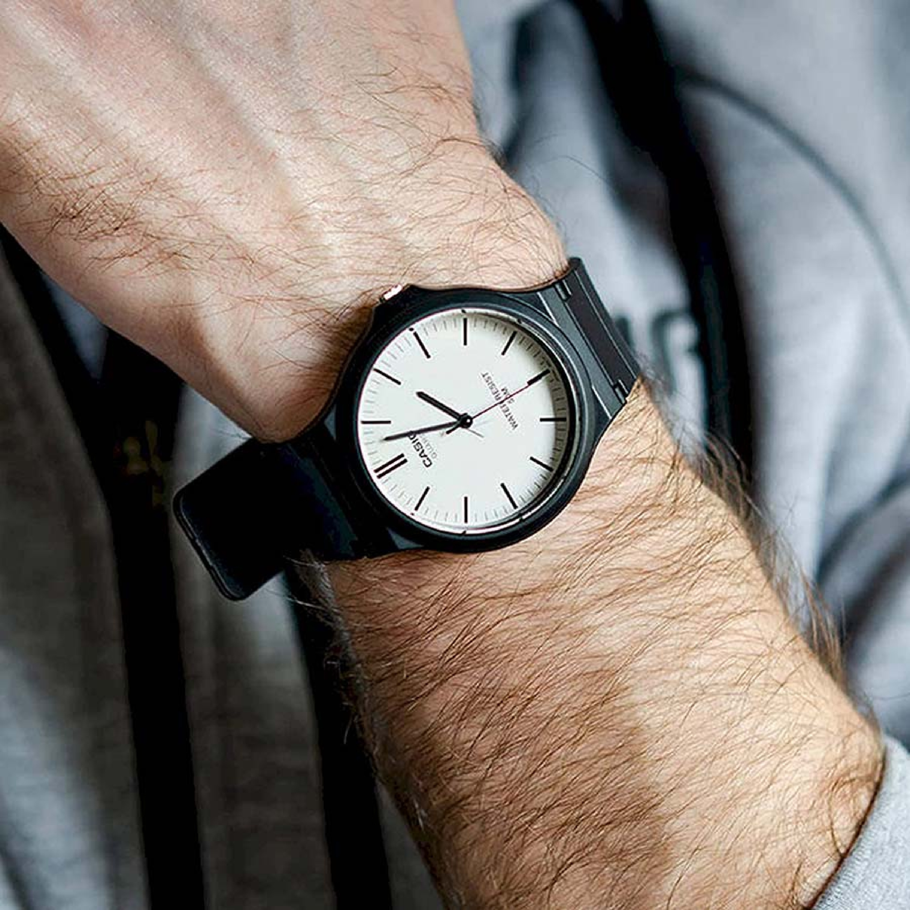 CASIO MW-240-7E - фото 4