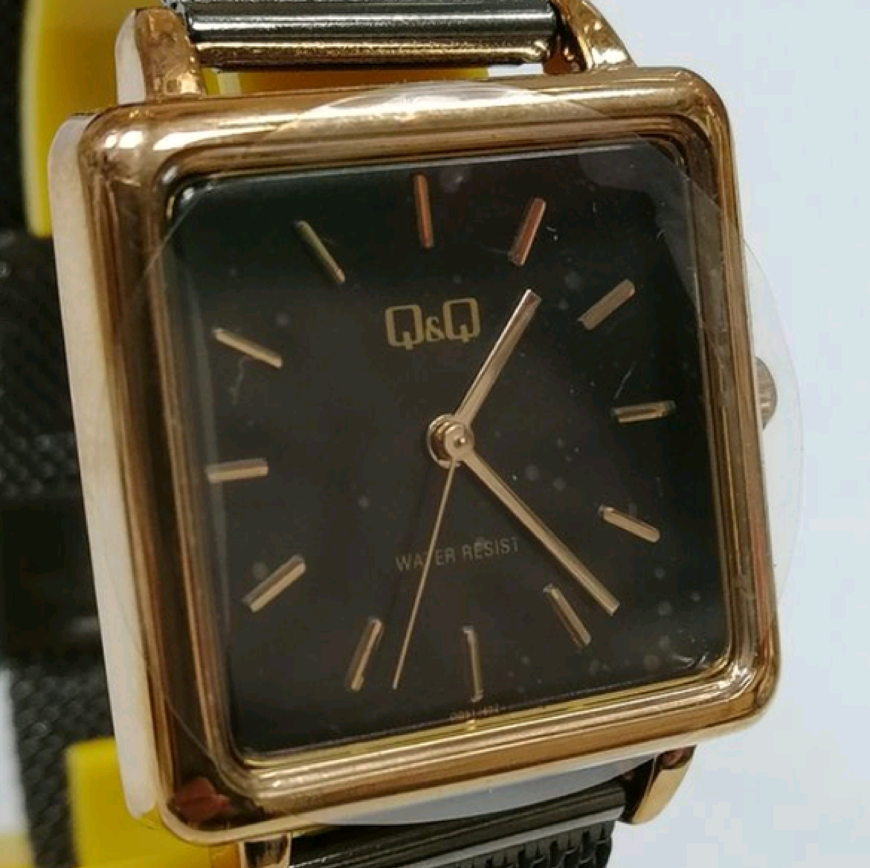 Q&Q QB51-402 - фото 3